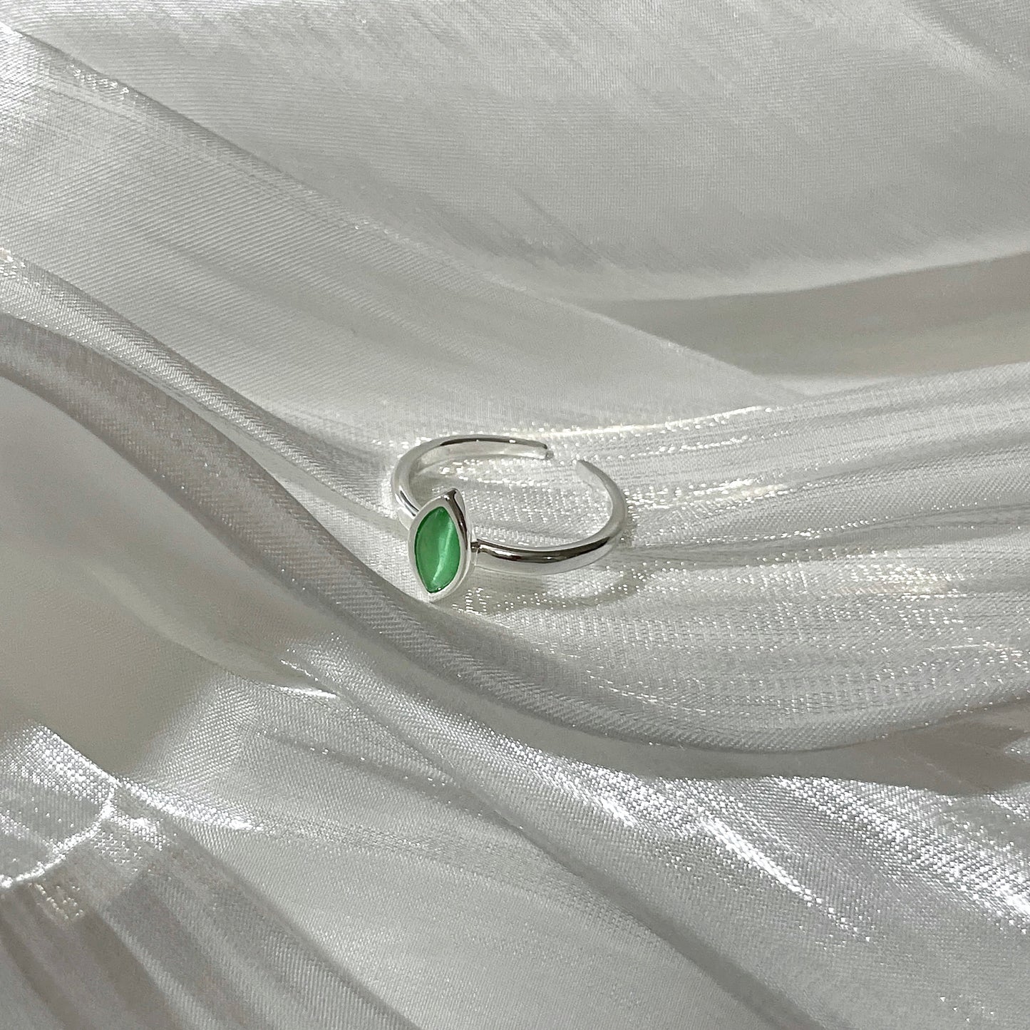 Merald Emerald Frost Ring